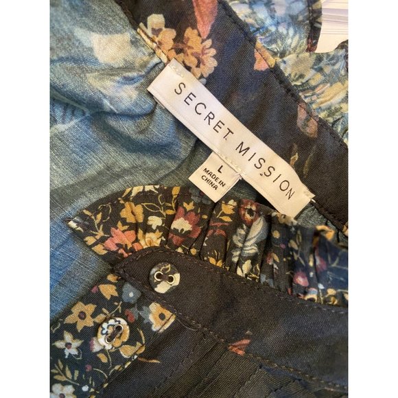 Secret Mission Kacey Pintuck Button-Front Floral Top Ladies Large LN - Picture 3 of 5